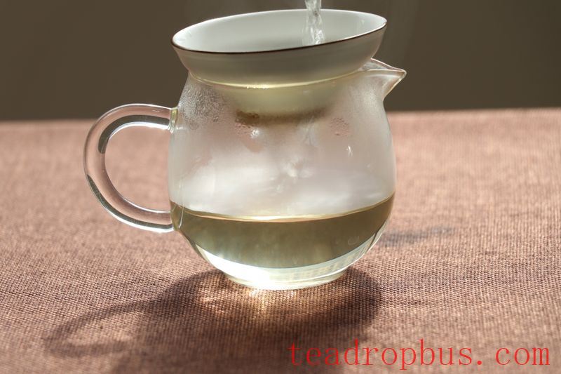 The Correct Method to Brew Pu'er Tea Dragon Pearls-3