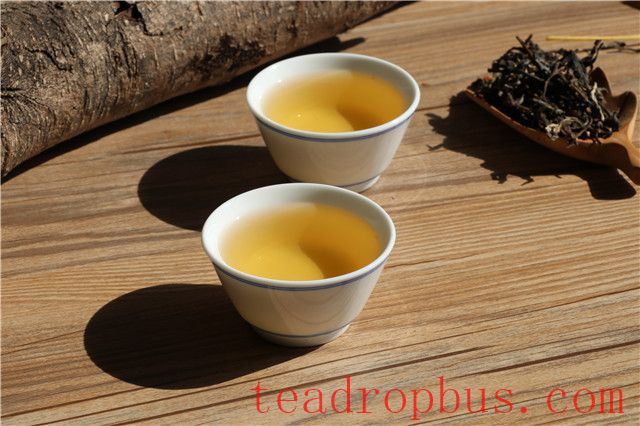 What Are the Benefits of Drinking Pu'er Tea in Summer?-1