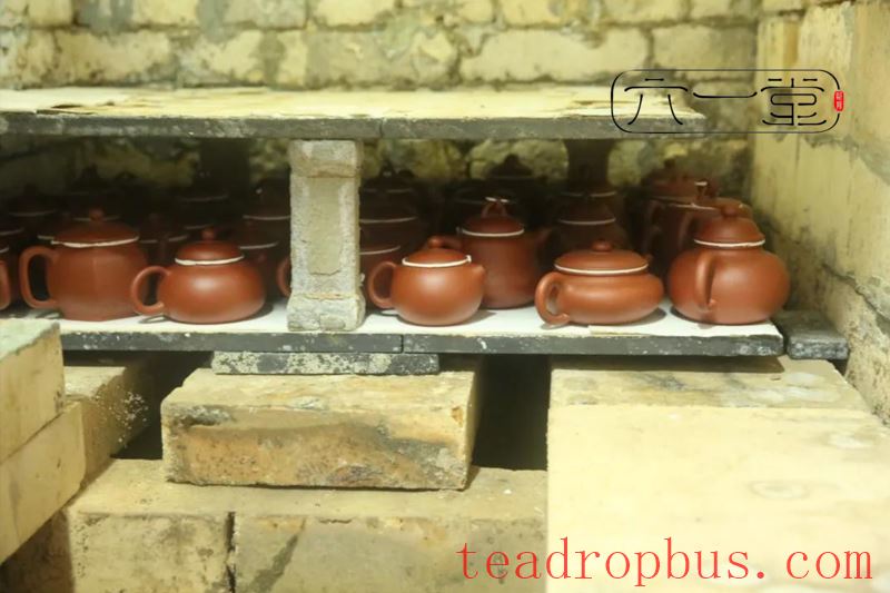 What are the differences between wood-fired purple clay, reduction firing, and ash covering?-3