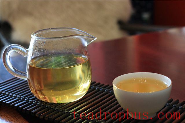 How to Pour Water for Better-Tasting Tea!-1