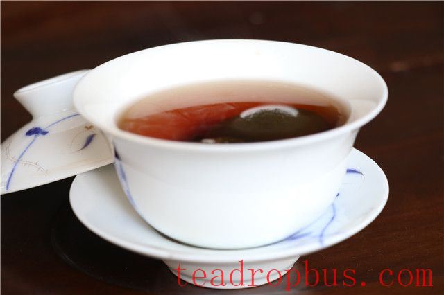 What Water Temperature for Brewing Xiao Qing Gan?-2