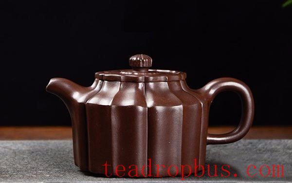 The new teapot I bought looks as if it has been seasoned. Why is that?-4