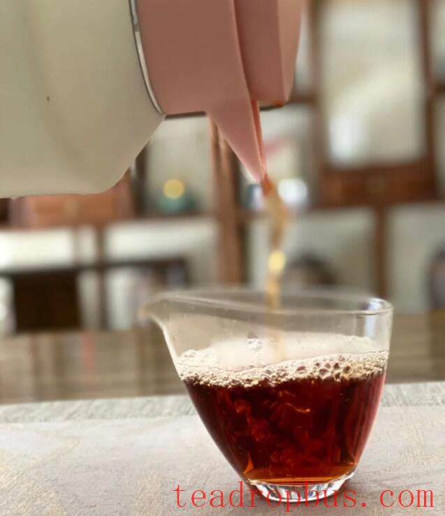 Is Old Liubao Tea Better After Steeping Overnight? How to Steep Liubao Tea?-4