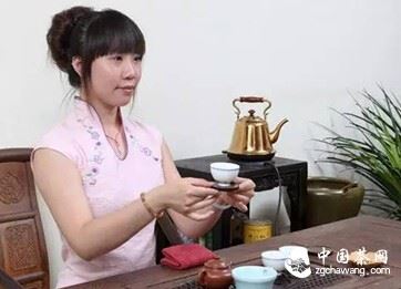 The Natural Way of Tea: A Detailed Explanation of the Thirteen Rituals—How Many Have You Learned?-11-ChinaTeaGuru: Exploring Chinese Tea Culture and Kung Fu Tea - Tea Art, Tea Ceremony, Tea Knowledge The Natural Way of Tea: A Detailed Explanation of the Thirteen Rituals—How Many Have You Learned?-11