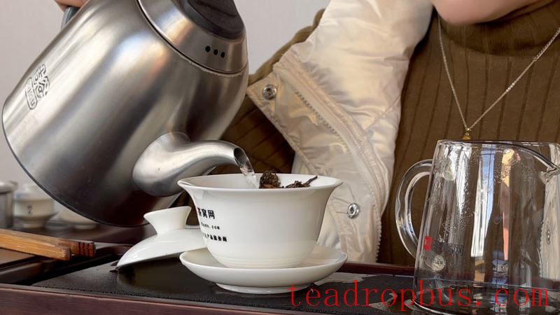 The Correct Brewing Method for Pu'er Tea Bricks-3