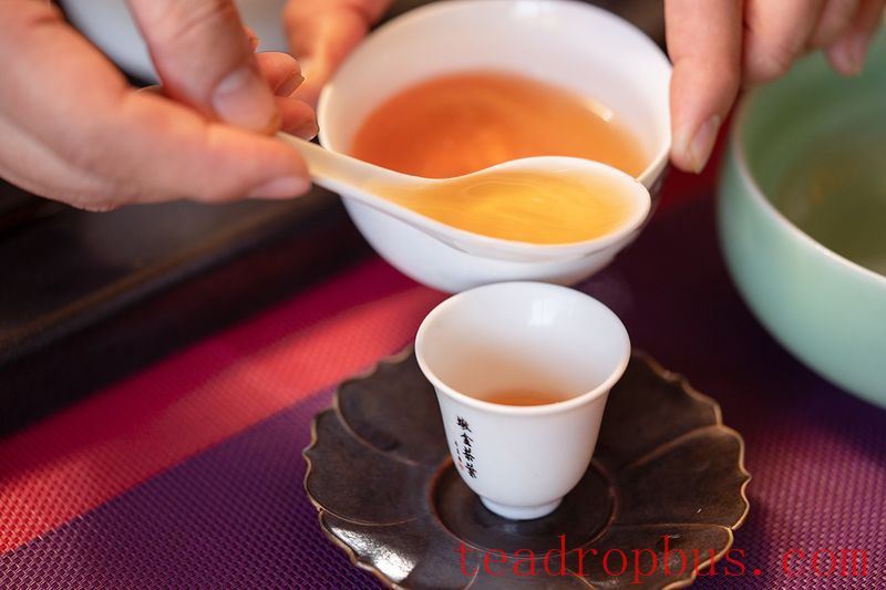 Why Doesn't Tea Brewed on a Rainy Day Smell as Good?-6