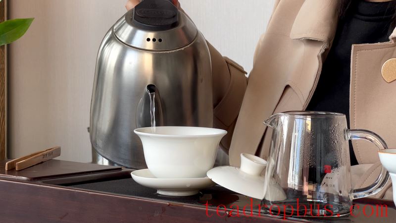 Is it necessary to rinse Pu'er tea before brewing?-1