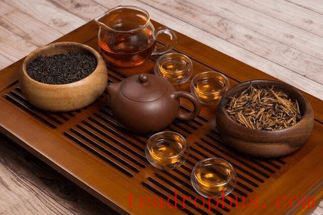 Tea Table Etiquette: The Essence of Chinese Tea Culture-2