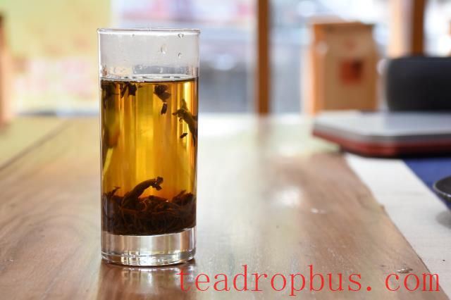 Can Black Tea Be Directly Brewed in a Cup?-2