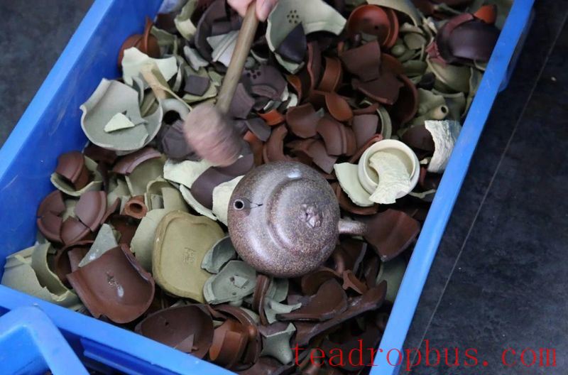 Can a broken Yixing clay teapot be ground into powder and remade into clay?-1