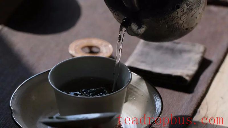 Unrelated to Wind and Moon, Everything Follows the Tea-2