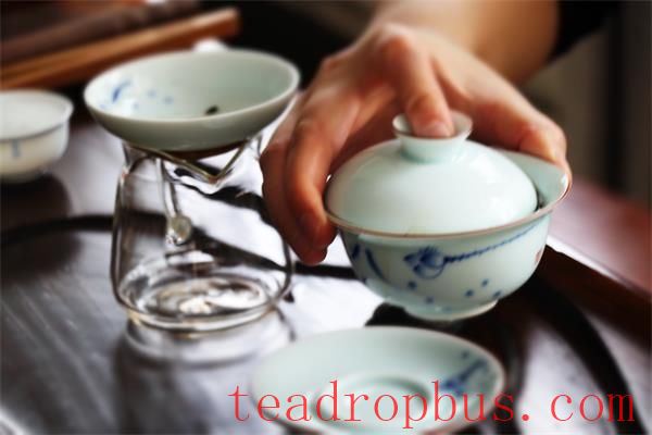 Why does the infusion of ripe Pu'er tea sometimes resemble soy sauce?-1