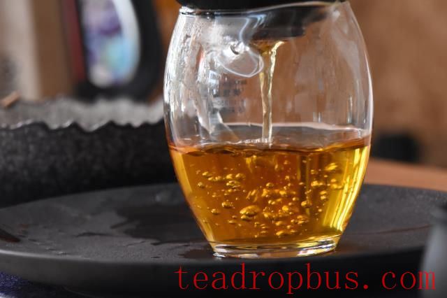 Brewing Steps for Yunnan Mei Zhan Black Tea-3
