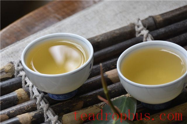 Tasting the Bittersweetness of Life in a Cup of Tea-3