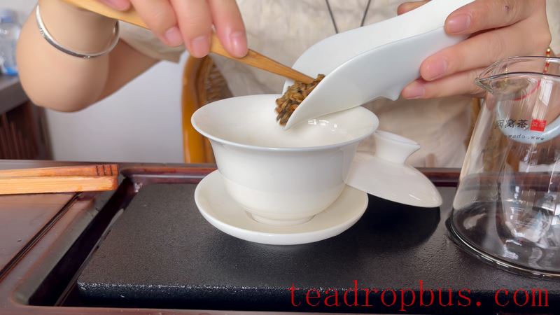How to Steep Honey-Aromatic Golden Snail Tea: The Correct Method-2