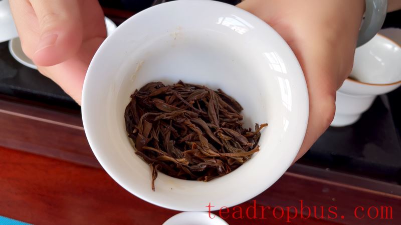 Taste of Dian Hong Tea, How to Brew Dian Hong Gongfu Black Tea for Best Flavor-10