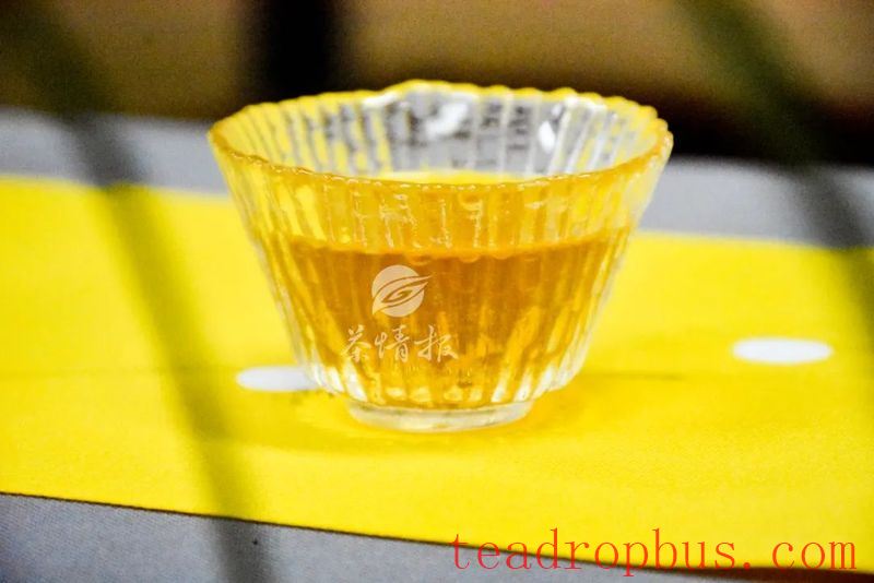 Rinsing Tea: Is it Unnecessary or Essential?-6