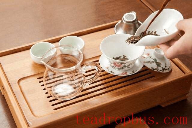 Tea Table Etiquette: The Essence of Chinese Tea Culture-3