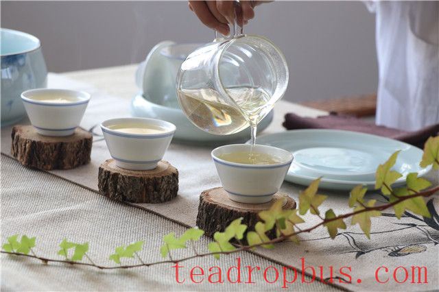 Should Pu'er Tea Be Rinsed? How to Rinse Pu'er Tea-3