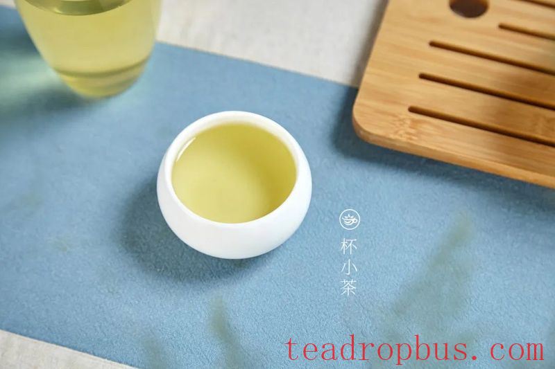 When You're Feeling Down, Have These 5 Types of Tea-3