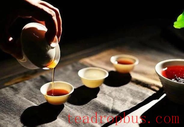 What is the Healthiest Temperature for Drinking Fuding White Tea?-5