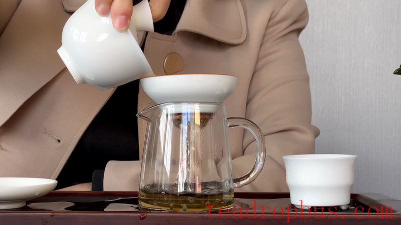 How to Brew Pu-erh Tuo Tea for the Best Flavor?-11