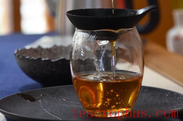 5 Tips for Brewing a Great Cup of Dian Hong Tea-3