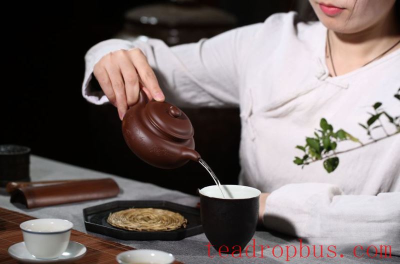 What Kind of Purple Clay Teapots Do Tea Aficionados Prefer?-3