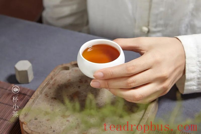 When You're Feeling Down, Have These 5 Types of Tea-6