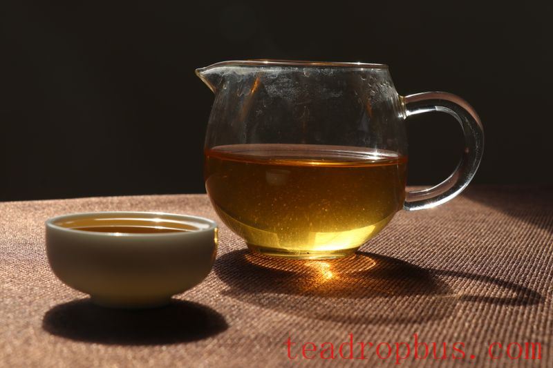 Puer Tea Cake Preparation and Brewing Tips-4