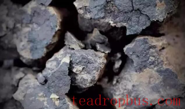What are the characteristics of traditional purple clay mud refining methods?-2