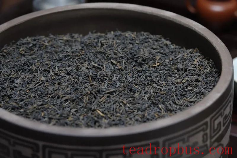 Several Crucial Details to Consider When Storing Liubao Tea in a Purple Clay Jar!-5