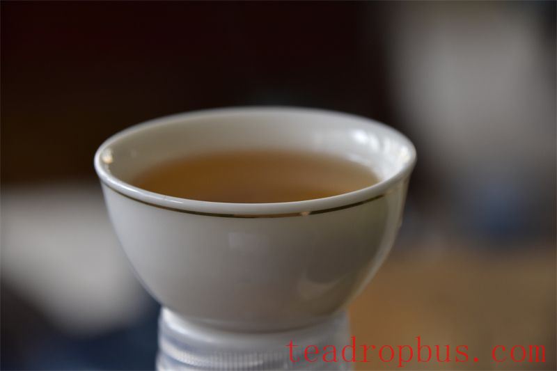 Not Waking the Tea Before Brewing Dark Tea Can Ruin a Fine Tea-3