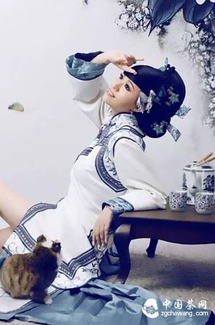 The Elegance of Blue and White Porcelain, Outshining the Colors of Spring-4-ChinaTeaGuru: Exploring Chinese Tea Culture and Kung Fu Tea - Tea Art, Tea Ceremony, Tea Knowledge The Elegance of Blue and White Porcelain, Outshining the Colors of Spring-4