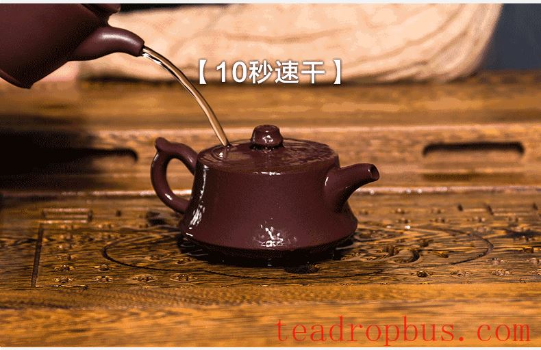 Is it better for a purple clay teapot to retain water or not?-1