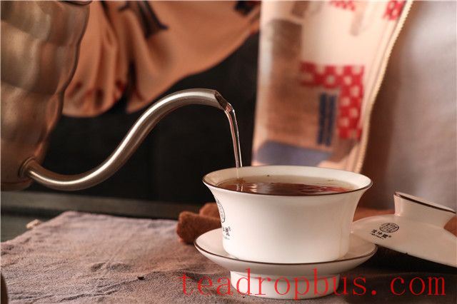 How to Brew Imperial Pu'er Ripe Tea-2