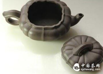 Do You Know How to Nurture Your Purple Clay Teapot?-9-ChinaTeaGuru: Exploring Chinese Tea Culture and Kung Fu Tea - Tea Art, Tea Ceremony, Tea Knowledge Do You Know How to Nurture Your Purple Clay Teapot?-9