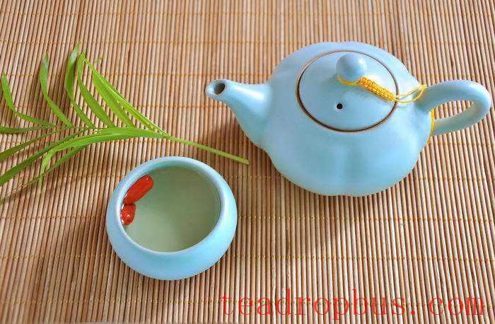 Can Tea, Lotus Seed Heart, and Goji Berries Be Brewed Together? Exploring the Health Benefits of Combining These Three Ingredients-1