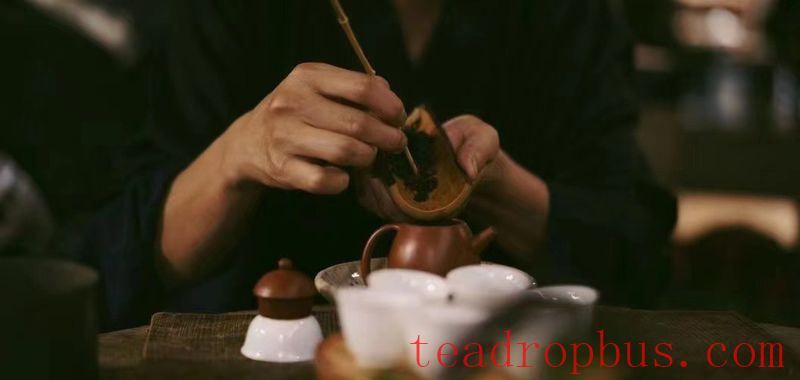 Is it Good to Steep Pu'er Tea with Boiling Water Directly?-2