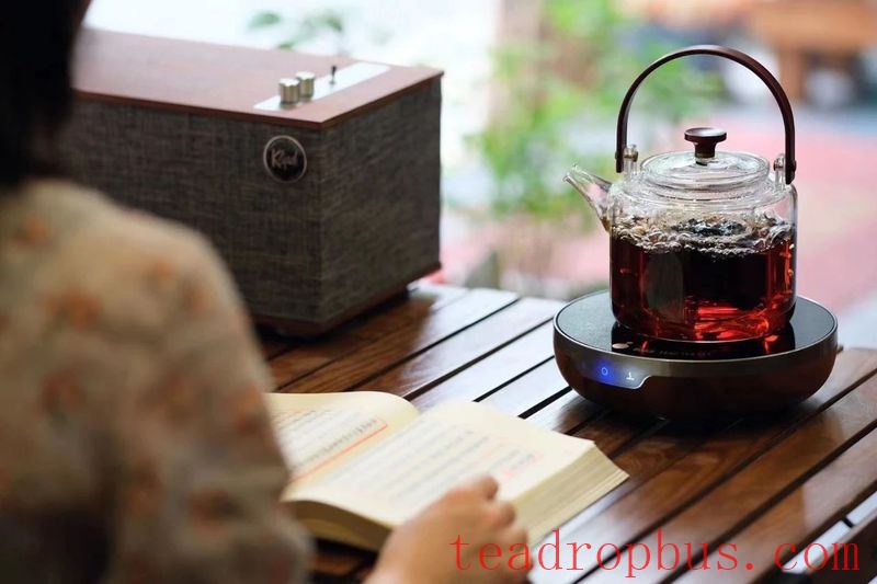 Brewing Tea on a Rainy Day: Tips and Tricks to Remember!-2