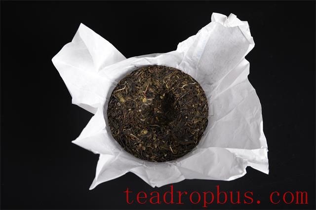 Airing the Tea: An Essential Step for True Taste in Aged Pu'er Tea-1