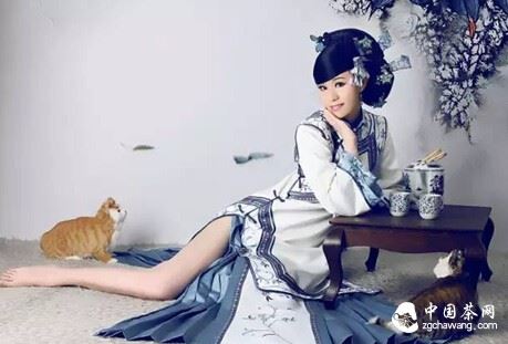 The Elegance of Blue and White Porcelain, Outshining the Colors of Spring-1-ChinaTeaGuru: Exploring Chinese Tea Culture and Kung Fu Tea - Tea Art, Tea Ceremony, Tea Knowledge The Elegance of Blue and White Porcelain, Outshining the Colors of Spring-1