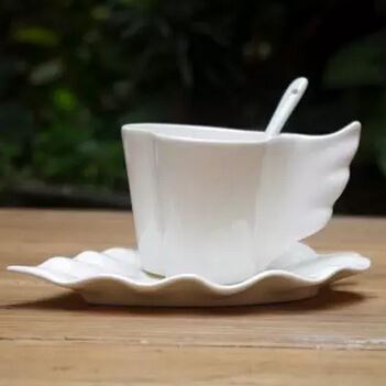 Smile, as exquisite as the rim of a white porcelain cup-1