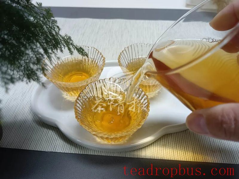 Why Drink Hot Tea in Summer?-1