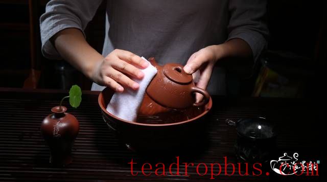 Is Tofu Boiling Necessary for the Initial Use of a Purple Clay Teapot?-11