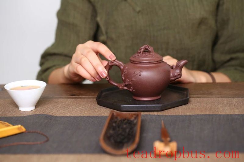 What's the Difference Between a 300 Yuan and a 30,000 Yuan Purple Clay Teapot?-1