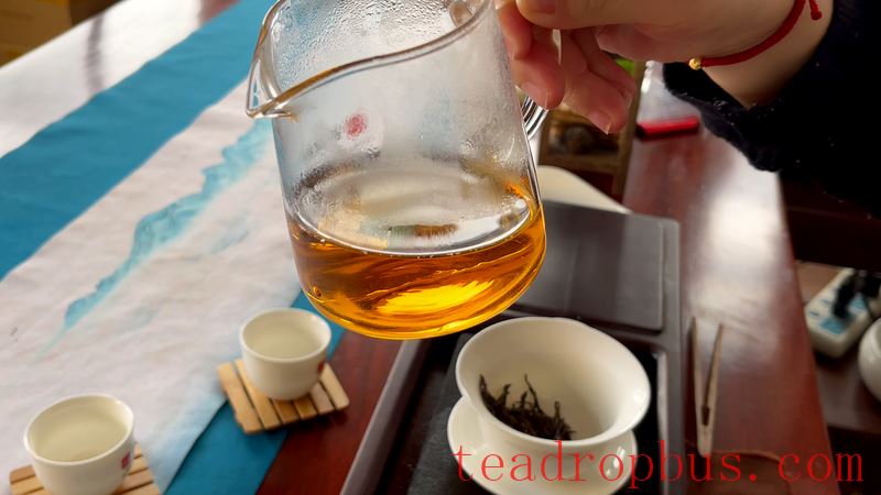 Taste of Dian Hong Tea, How to Brew Dian Hong Gongfu Black Tea for Best Flavor-6