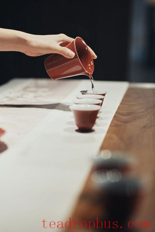These Uncommon Tea Utensils Add a Touch of Ceremony to Your Tea Time-3