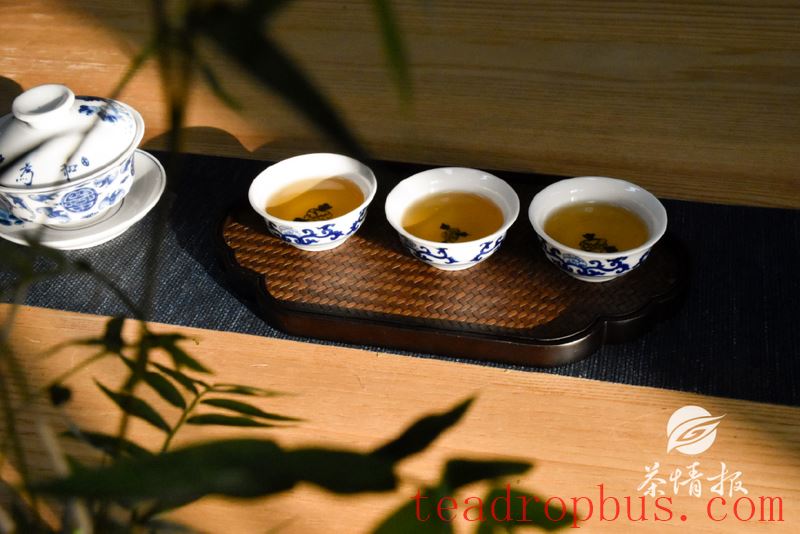 Tea in Autumn