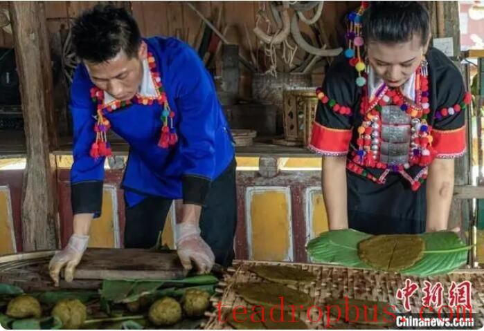 Exploring the Ancient Art of Sour Tea Making Among the Deang People in Yunnan-5